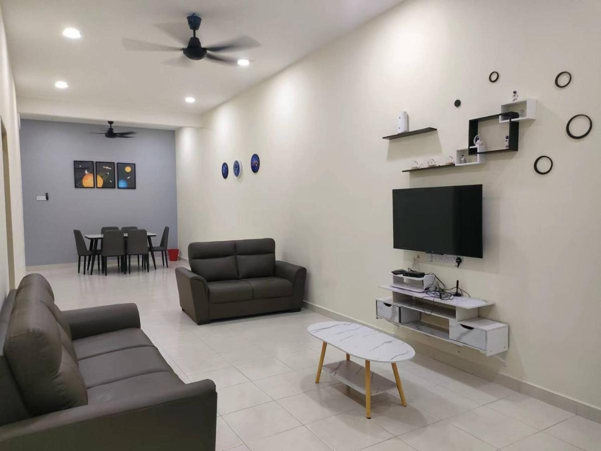 My Homestay Sitiawan - Astronaut Space House 8 Pax ภายนอก รูปภาพ
