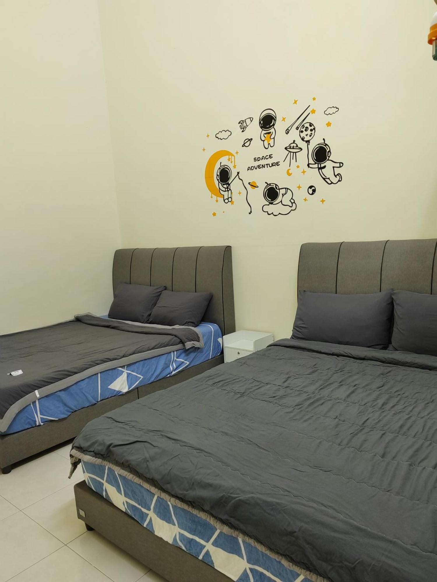 My Homestay Sitiawan - Astronaut Space House 8 Pax ภายนอก รูปภาพ